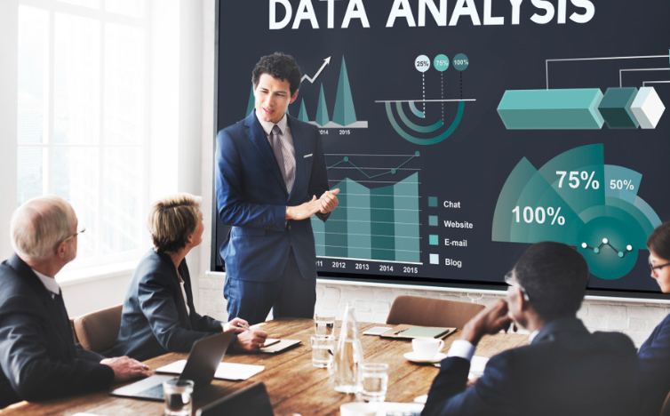 Choosing the Right Data Analytics Tool