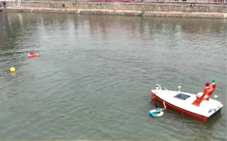 You are currently viewing China Creates First AI Robot Lifeguard for 24/7 River Safety