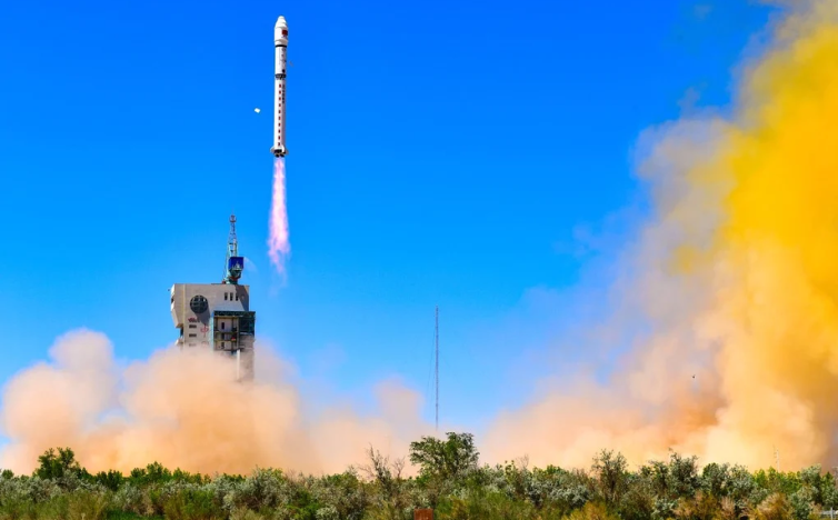 You are currently viewing China Launches AI Satellites for Space Supercomputer